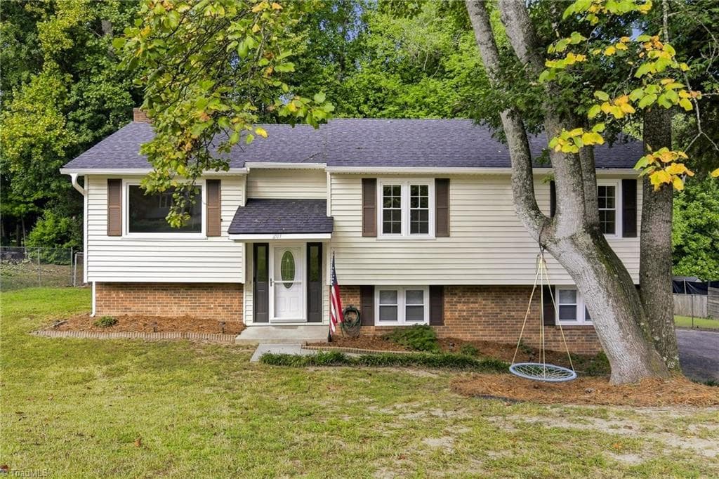 207 Tamworth Drive, Clemmons NC 27012