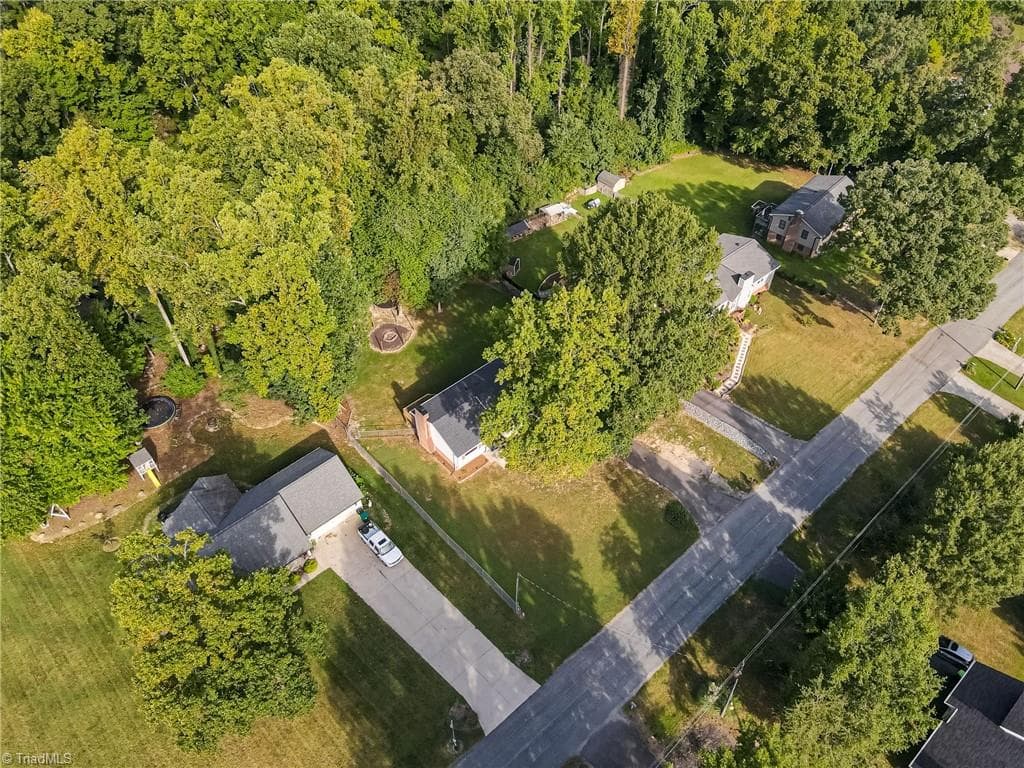 Stick/Site Built at 207 Tamworth Drive, Clemmons NC 27012, Clemmons, photo 34 of 42