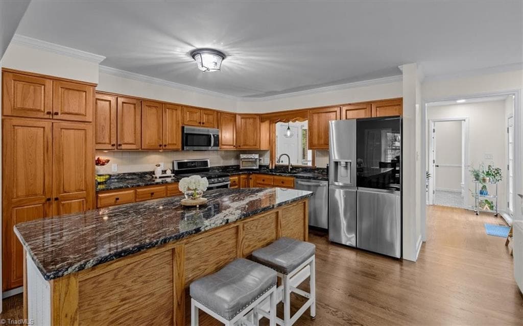 Stick/Site Built at 3004 Wellingford Drive, High Point NC 27265, photo 2 of 37