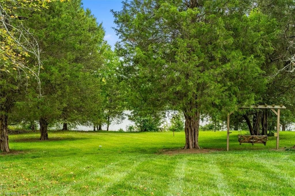 Stick/Site Built at 3004 Wellingford Drive, High Point NC 27265, photo 30 of 37
