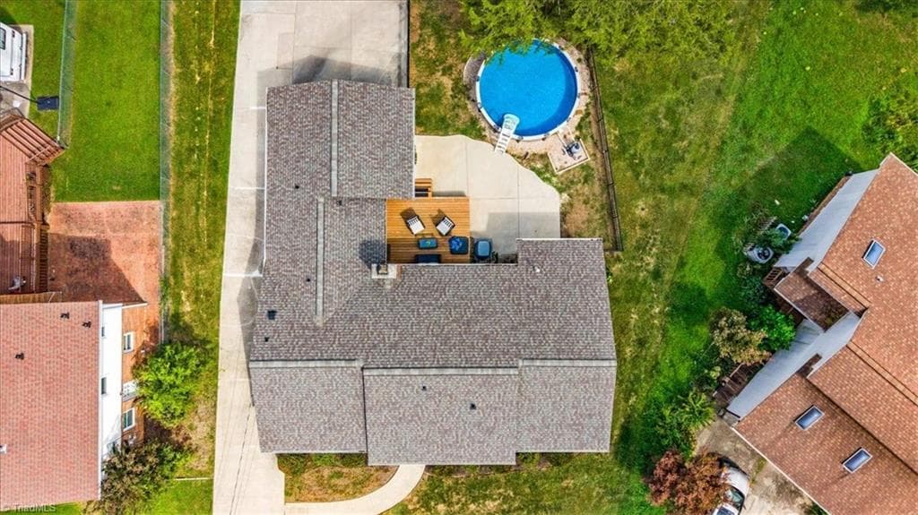 Stick/Site Built at 3004 Wellingford Drive, High Point NC 27265, photo 31 of 37