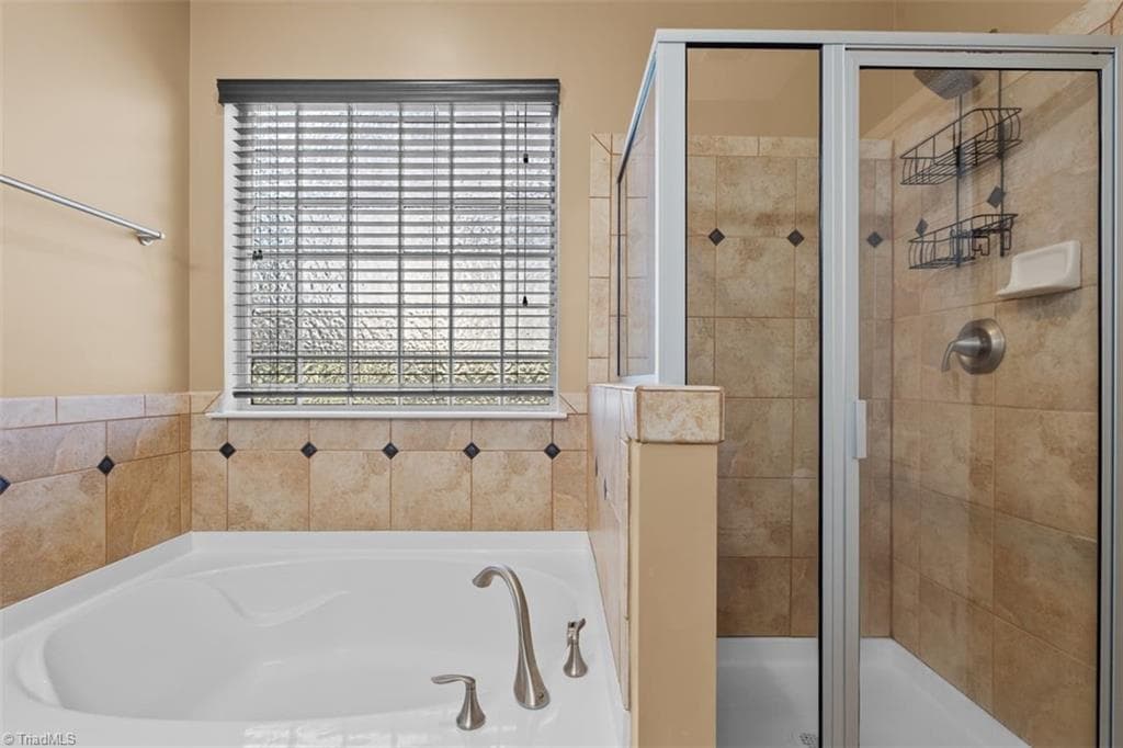 Stick/Site Built at 1814 Castle Gate Court, High Point NC 27265, photo 13 of 20