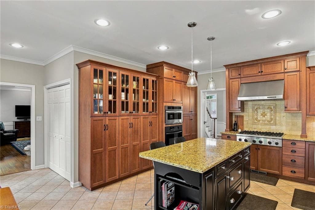 Stick/Site Built at 4025 Huntscroft Lane, Winston-Salem NC 27106, photo 2 of 39