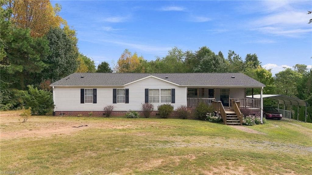 Manufactured Home at 1150 Nature Lane, Walnut Cove NC 27052, Walnut Cove, photo 5 of 26