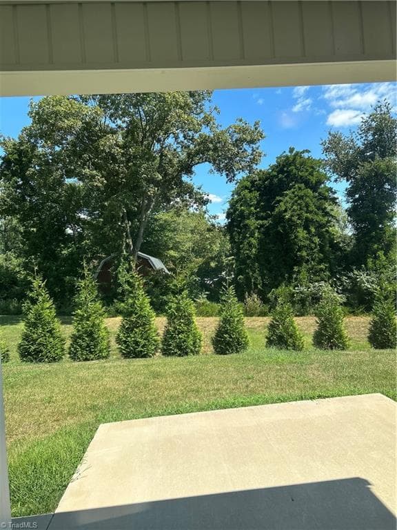 Stick/Site Built at 413 Mountain Grove Lane, Kernersville NC 27284, photo 4 of 26