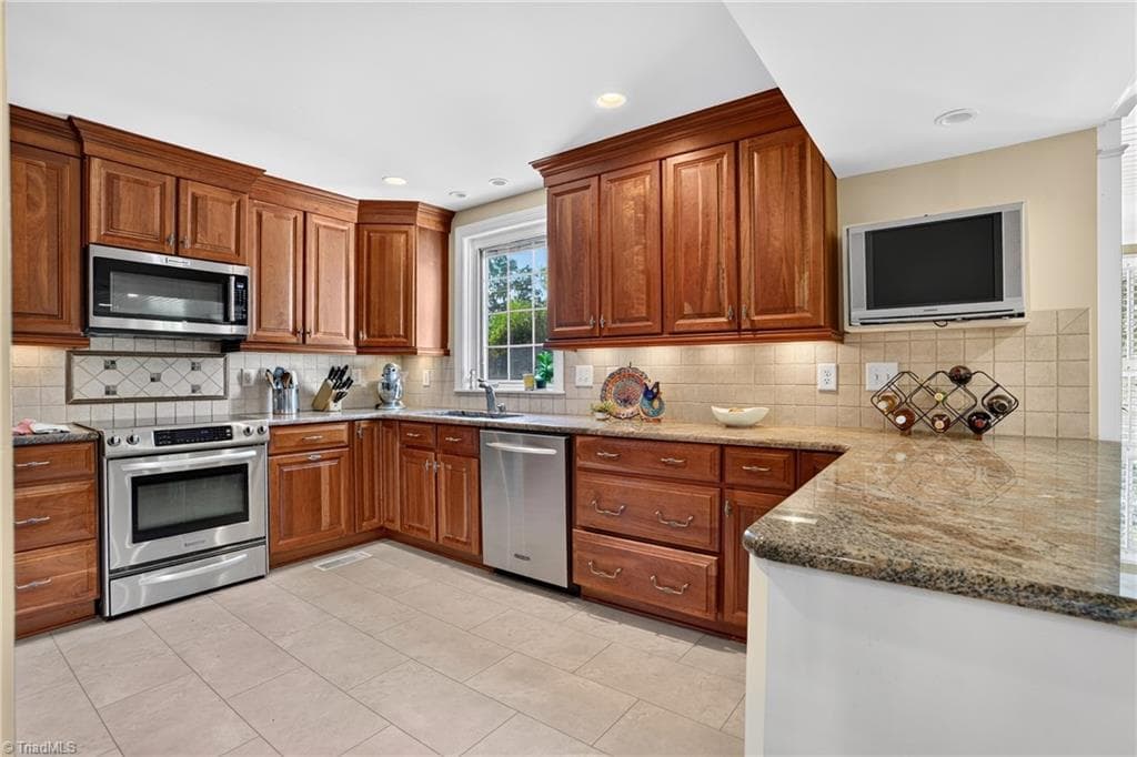 Stick/Site Built at 2219 W Friendly Avenue, Greensboro NC 27403, photo 15 of 50