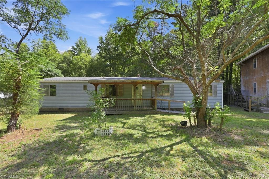 Manufactured Home at 6848-B Nc Highway 87 S, Graham NC 27253, photo 2 of 30