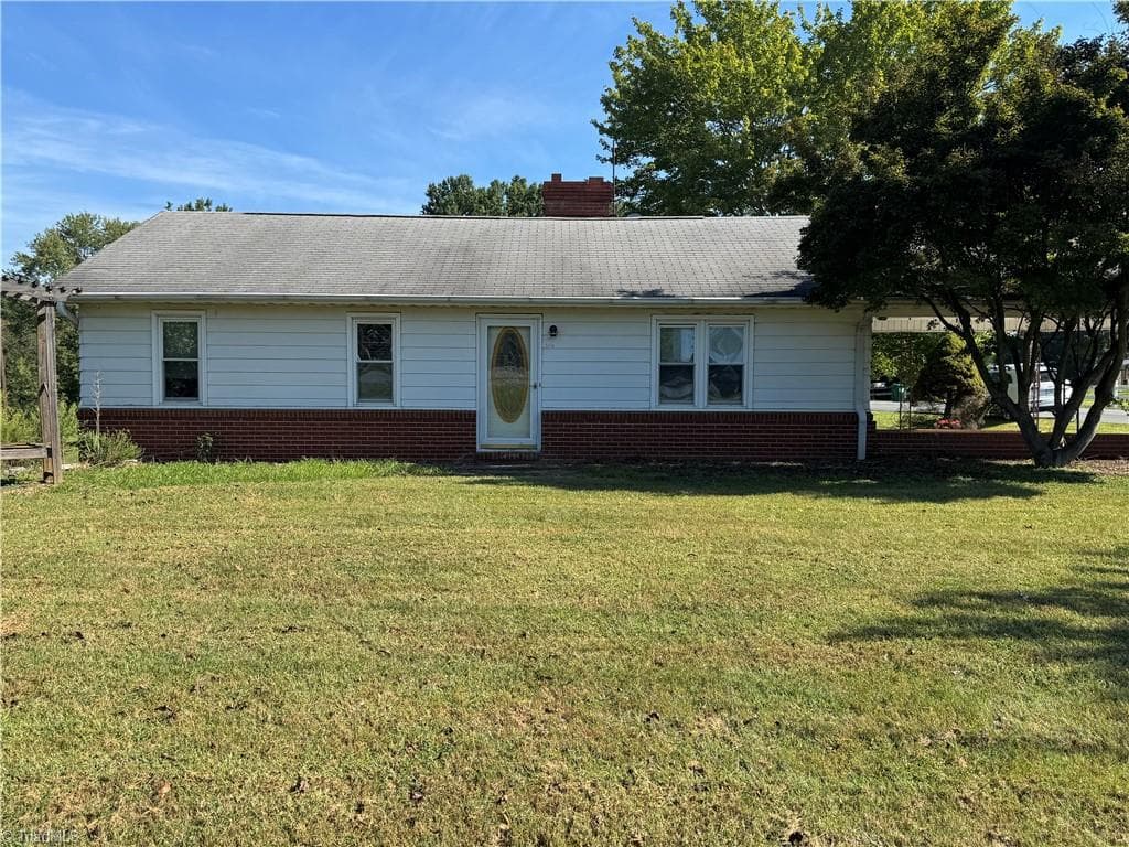 Remarks at 200 W King Street, King NC 27021, King, photo 39 of 92