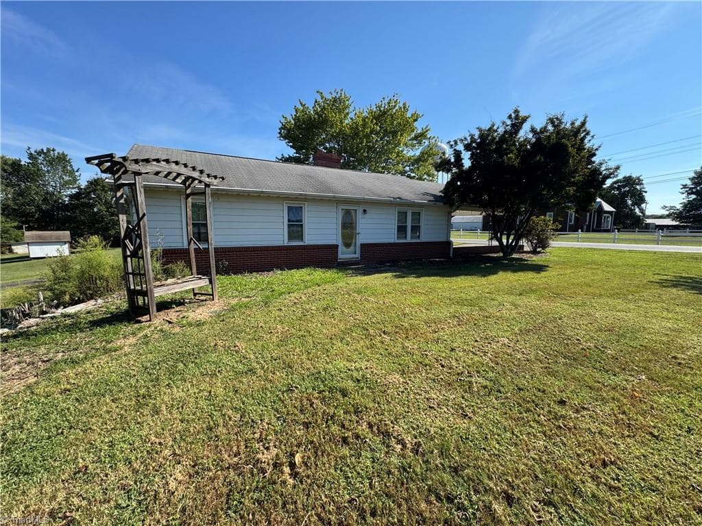 Remarks at 200 W King Street, King NC 27021, King, photo 17 of 92