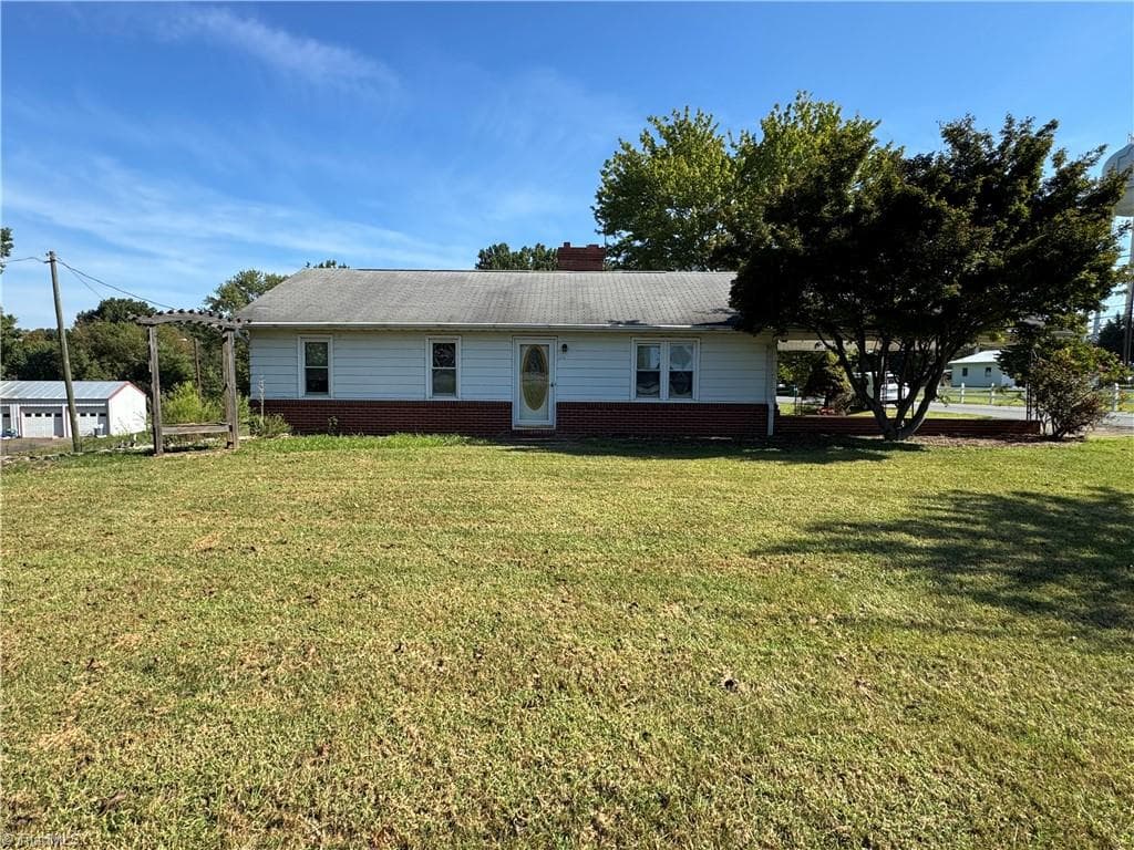 Remarks at 200 W King Street, King NC 27021, King, photo 19 of 92