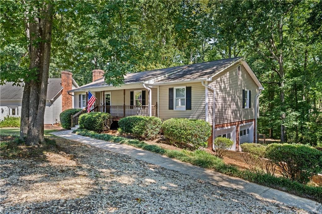 Stick/Site Built at 370 Tamworth Drive, Clemmons NC 27012, Clemmons, photo 2 of 50
