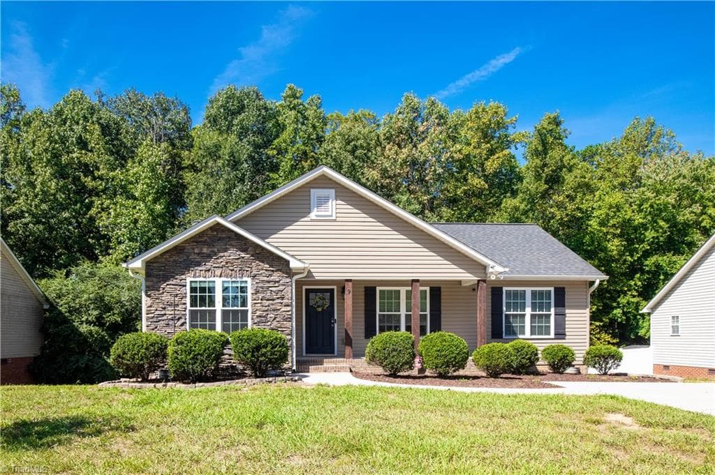 9 Brandy Wine Drive, Thomasville NC 27360