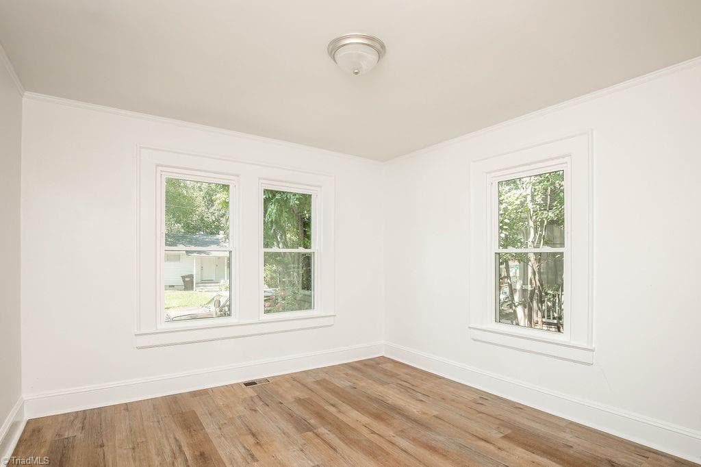 Stick/Site Built at 208 Underhill Street, High Point NC 27260, photo 6 of 14