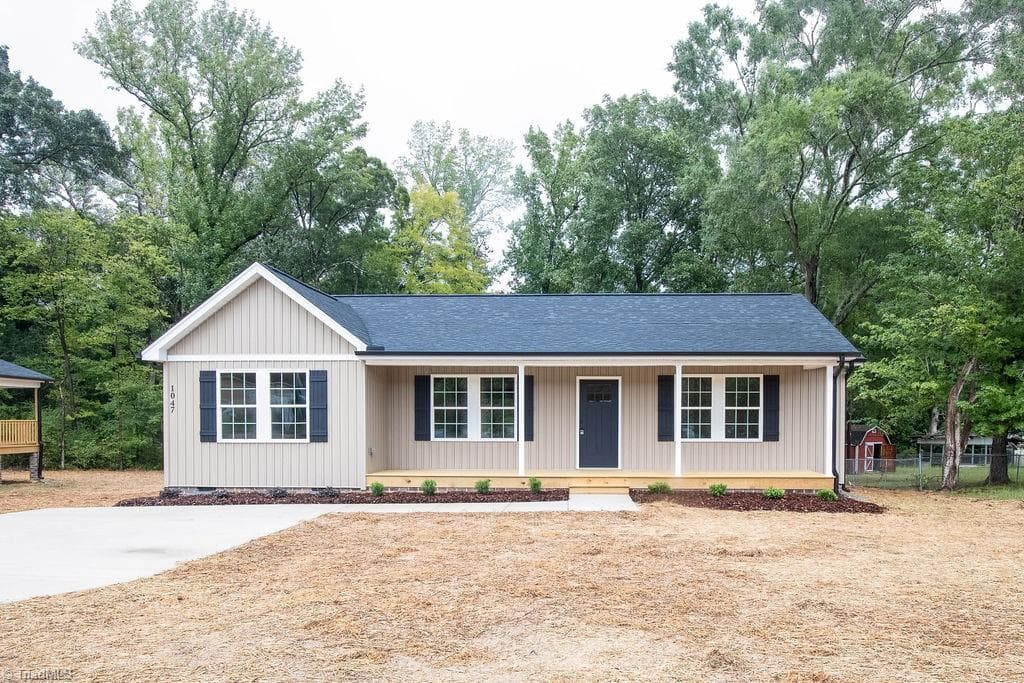 1047 W Holly Hill Road, Thomasville NC 27360