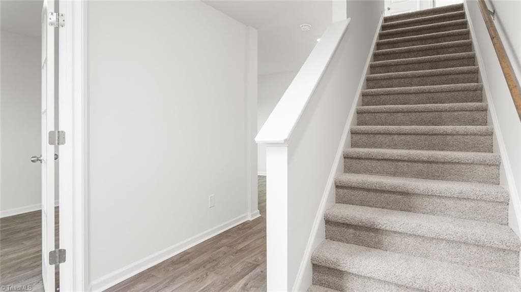Stick/Site Built at 11 Jubilee Court, Greensboro NC 27406, photo 2 of 33