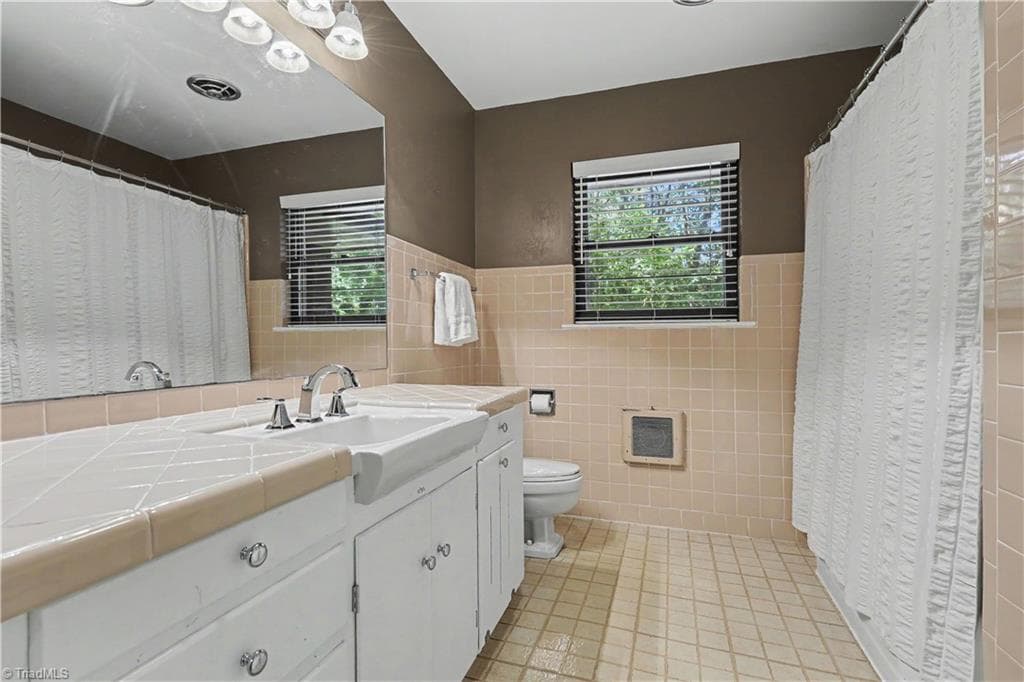Stick/Site Built at 10 Welloske Drive, Thomasville NC 27360, photo 17 of 38