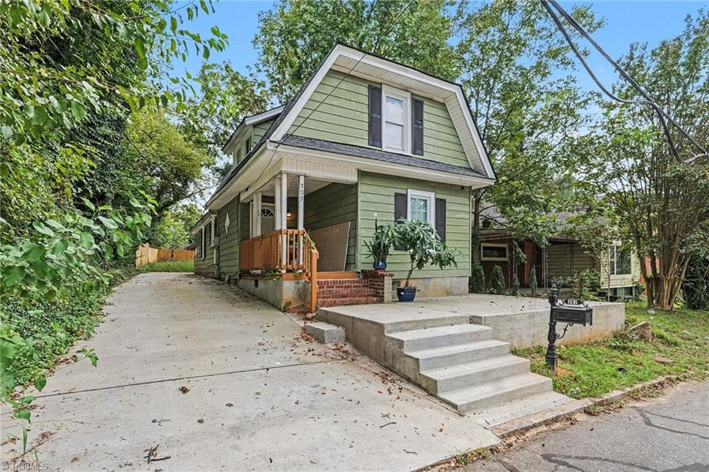 Stick/Site Built at 307 Vail Avenue, High Point NC 28208, High Point, photo 3 of 17