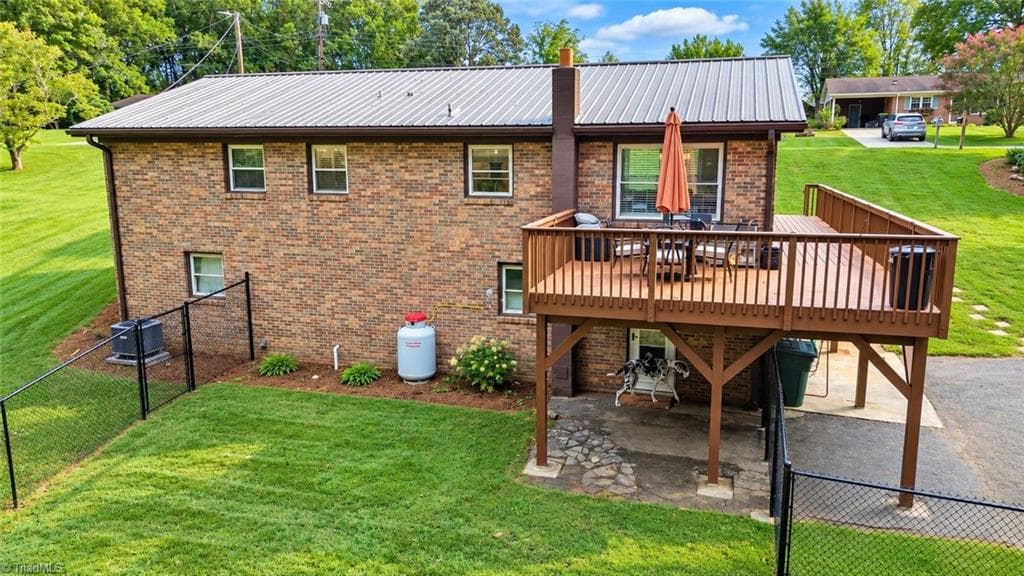 Stick/Site Built at 359 Ruritan Park Road, North Wilkesboro NC 28659, North Wilkesboro, photo 4 of 22