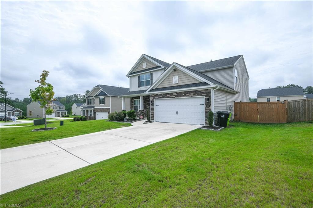 1030 Broadlands Way, Graham NC 27253