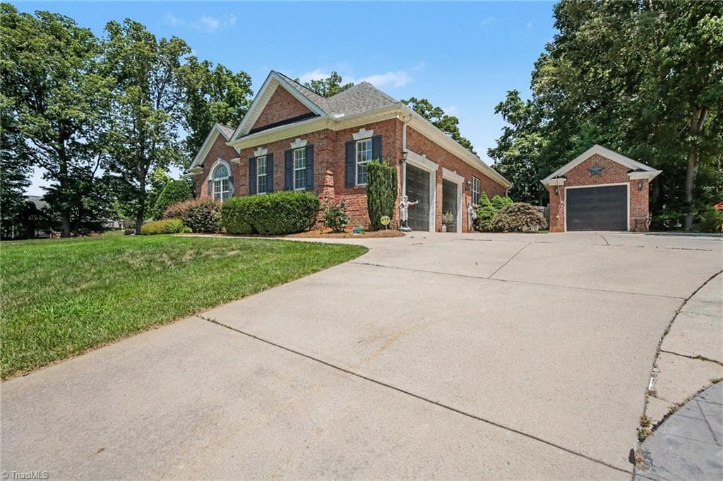 Stick/Site Built at 5337 Mckinney Court, Walkertown NC 27051, photo 4 of 36