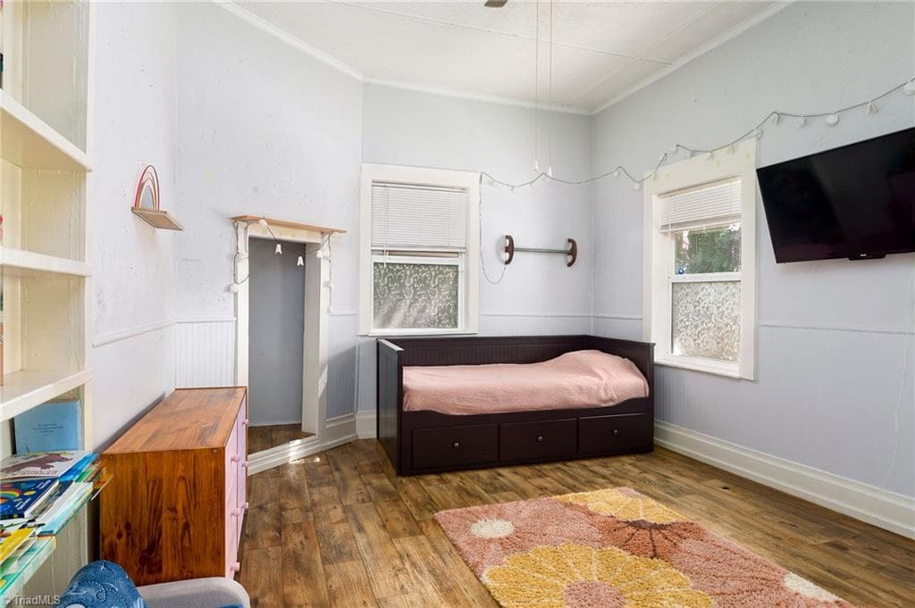 Large bedroom with tall ceilings! - 404 W 7th Avenue, Lexington NC 27292, Lexington