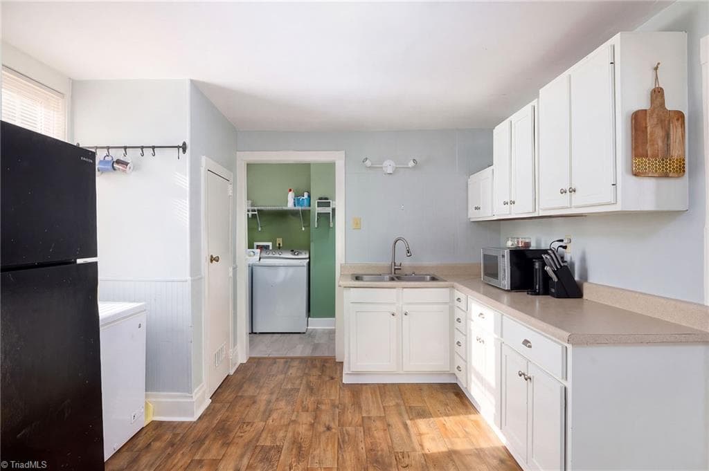 Huge bright kitchen! - 404 W 7th Avenue, Lexington NC 27292, Lexington