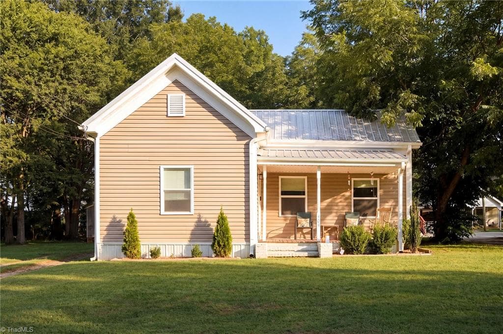 Stick/Site Built at 404 W 7th Avenue, Lexington NC 27292, Lexington, photo 49 of 54
