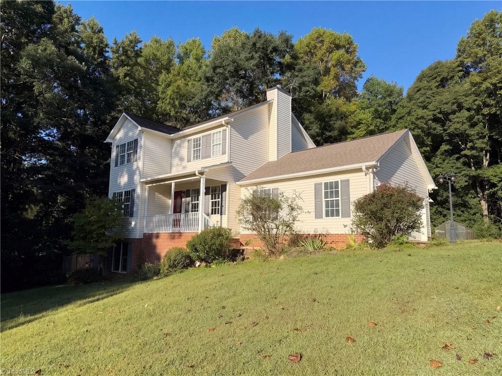 3888 Courtland Circle, Thomasville NC 27360