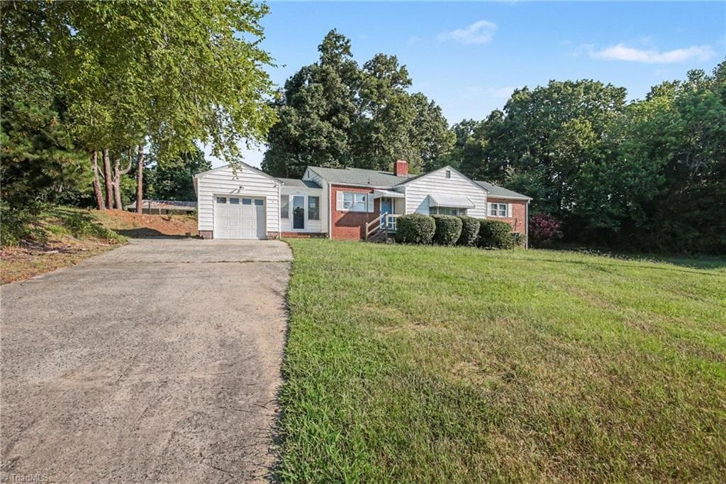 Stick/Site Built at 365 North Road, Thomasville NC 27360, photo 12 of 34