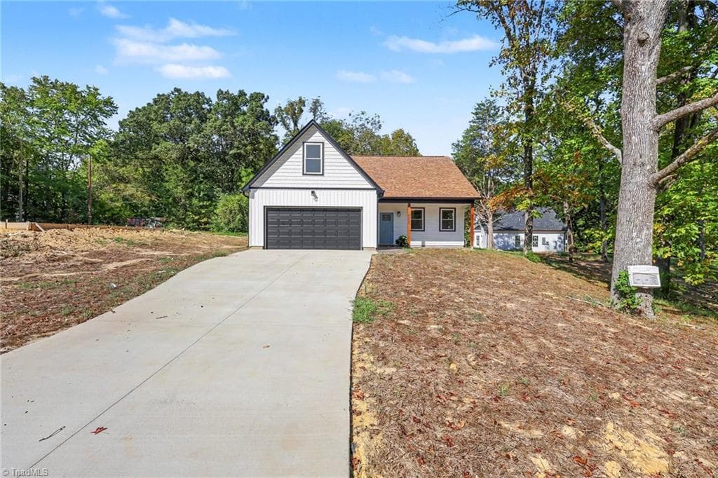 Stick/Site Built at 176 Old Fisher Ferry Road, Thomasville NC 27360, photo 3 of 27