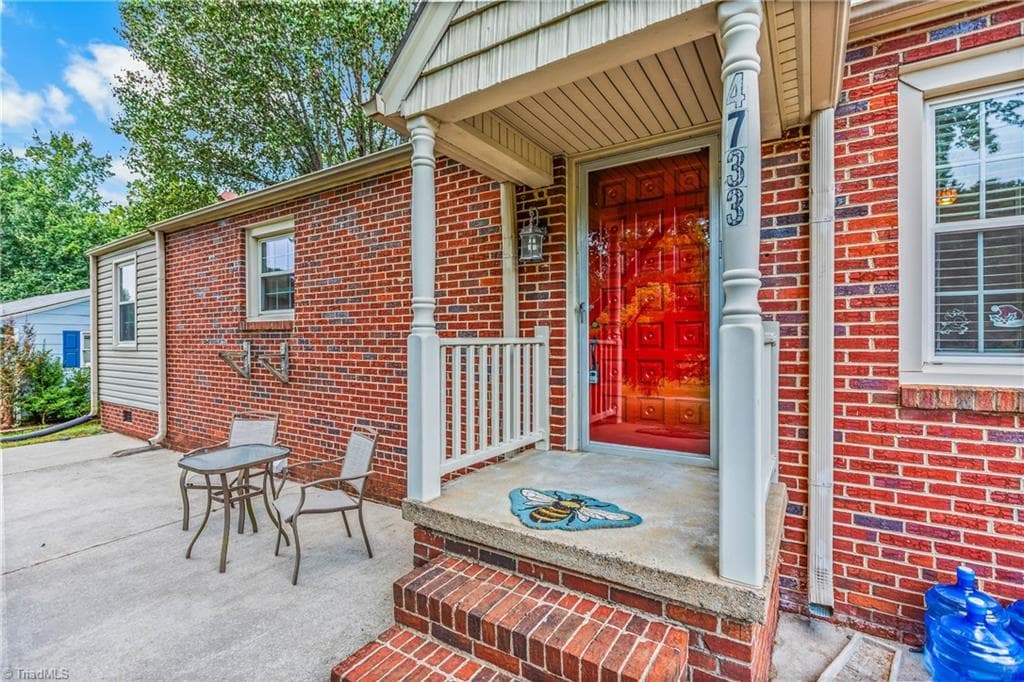 Stick/Site Built at 4733 Eastwin Drive, Winston-Salem NC 27104, Winston-Salem, photo 3 of 33