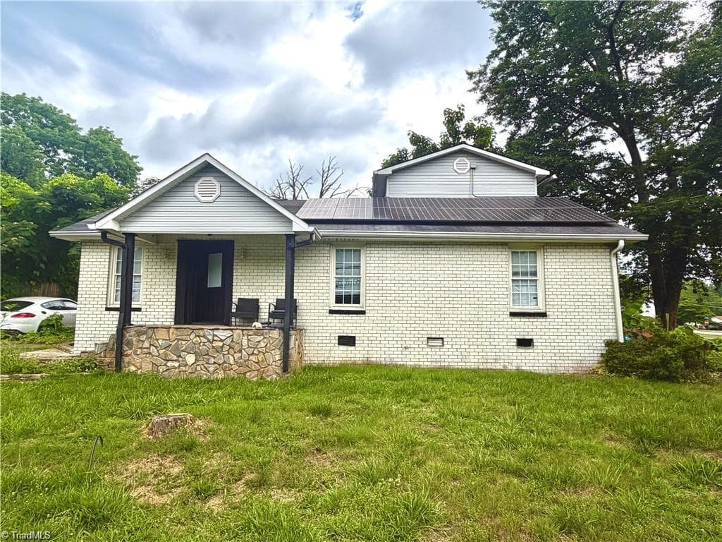 1004 Roach Street, Mayodan NC 27027