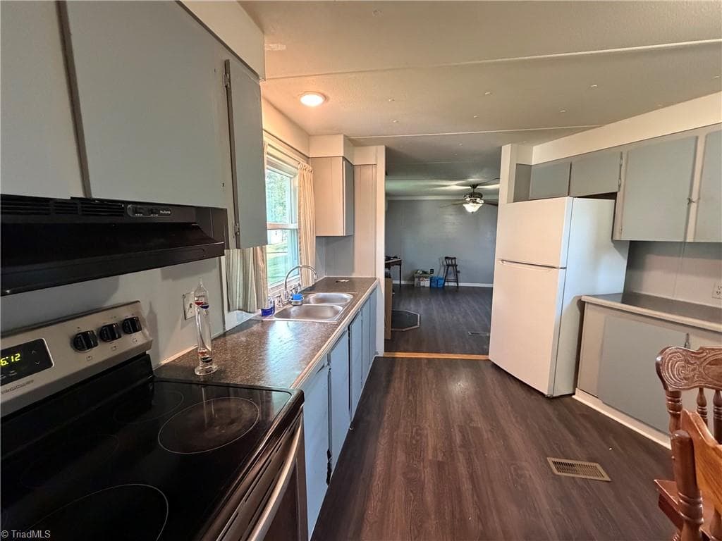 Manufactured Home at 297 Collins Road, Dobson NC 27017, photo 19 of 29