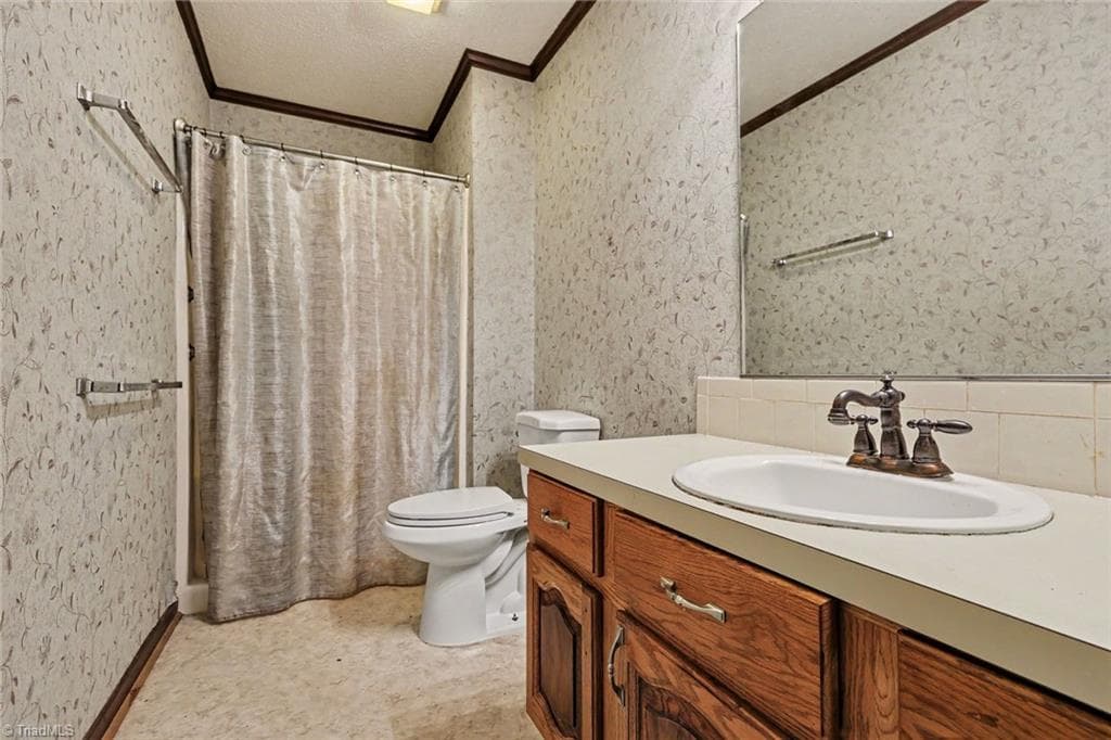 Stick/Site Built at 204 Ridgelea Court, Winston-Salem NC 27104, Winston-Salem, photo 18 of 26
