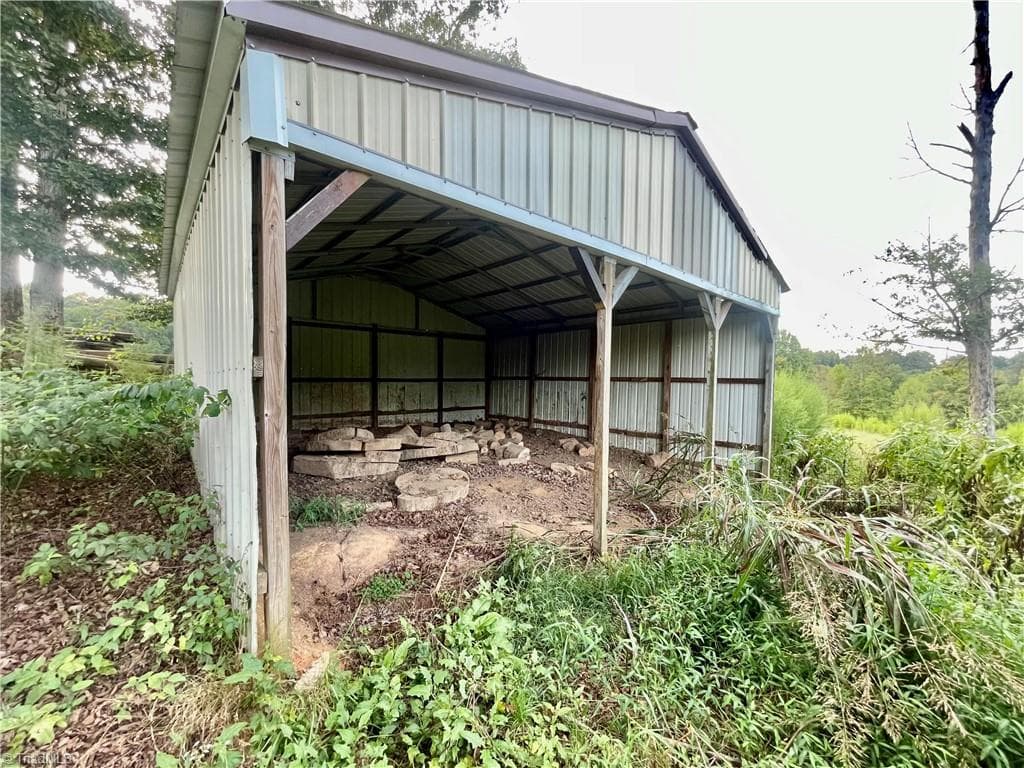 Other building - 325 Ellas Lane, Roaring River NC 28669, Roaring River