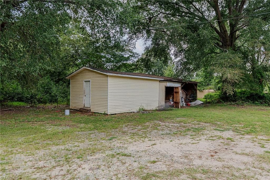 Stick/Site Built at 469 Lakeview Drive, Burlington NC 27215, Burlington, photo 36 of 50