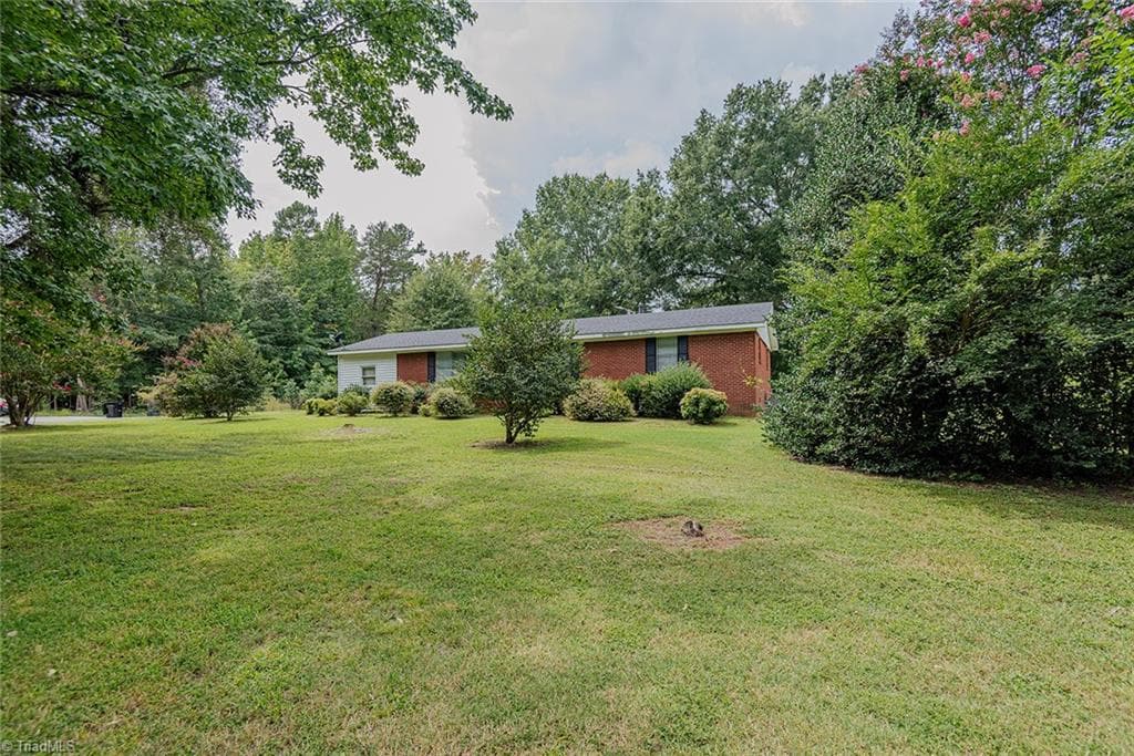 Stick/Site Built at 469 Lakeview Drive, Burlington NC 27215, Burlington, photo 5 of 50