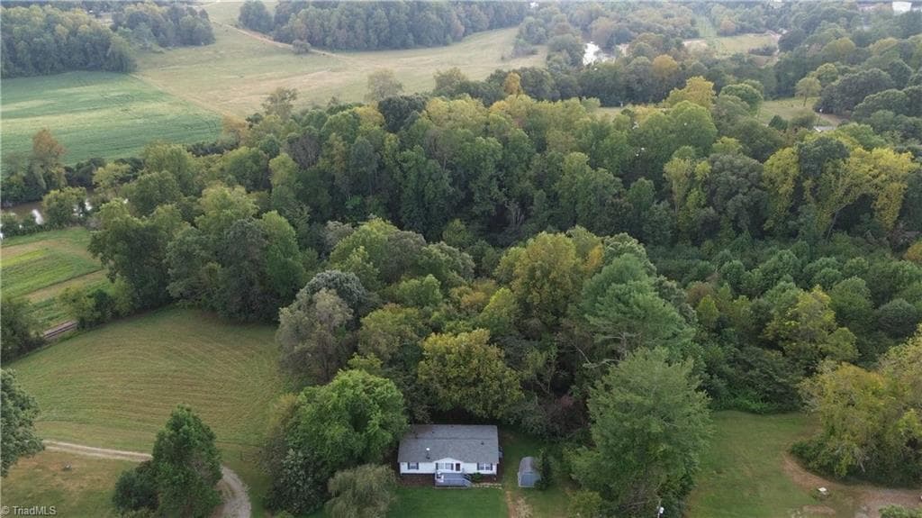 Manufactured Home at 150 Rocky Forest Trail, Elkin NC 28621, Elkin, photo 13 of 64