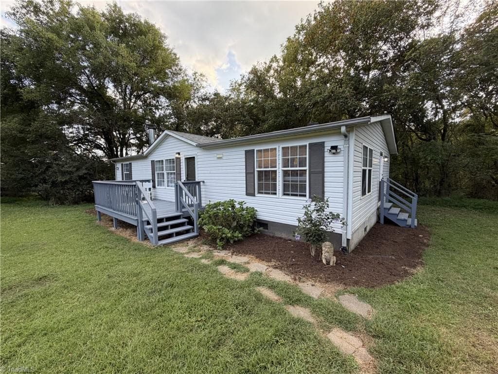 Manufactured Home at 150 Rocky Forest Trail, Elkin NC 28621, Elkin, photo 5 of 64