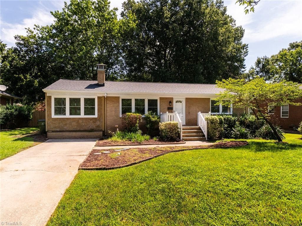 1527 Sherwood Drive, Burlington NC 27215
