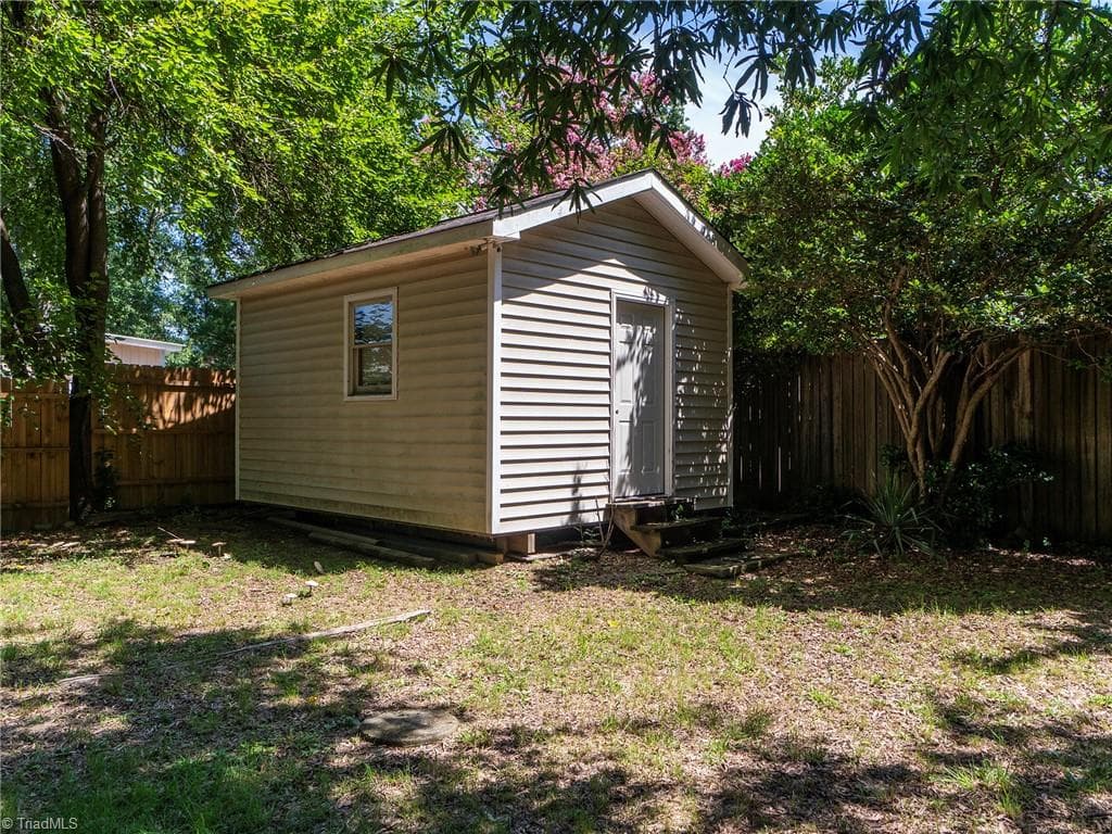Stick/Site Built at 1527 Sherwood Drive, Burlington NC 27215, Burlington, photo 38 of 40