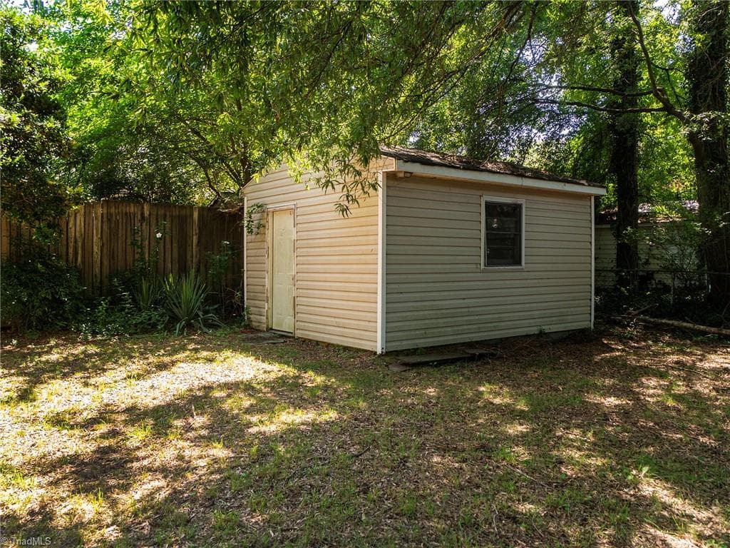 Stick/Site Built at 1527 Sherwood Drive, Burlington NC 27215, Burlington, photo 37 of 40