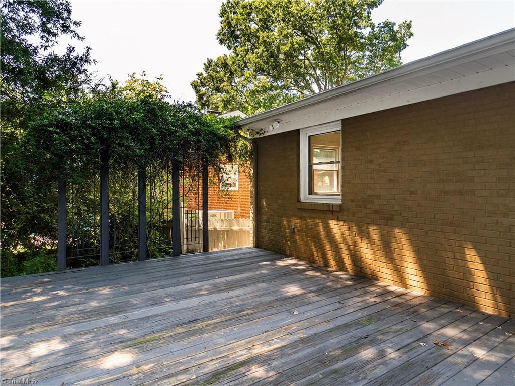 Stick/Site Built at 1527 Sherwood Drive, Burlington NC 27215, Burlington, photo 35 of 40