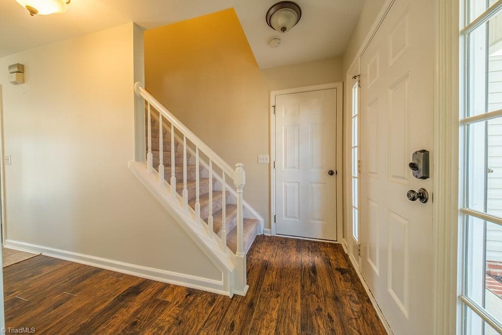 Stick/Site Built at 6132 Birkdale Drive, High Point NC 27265, photo 5 of 41