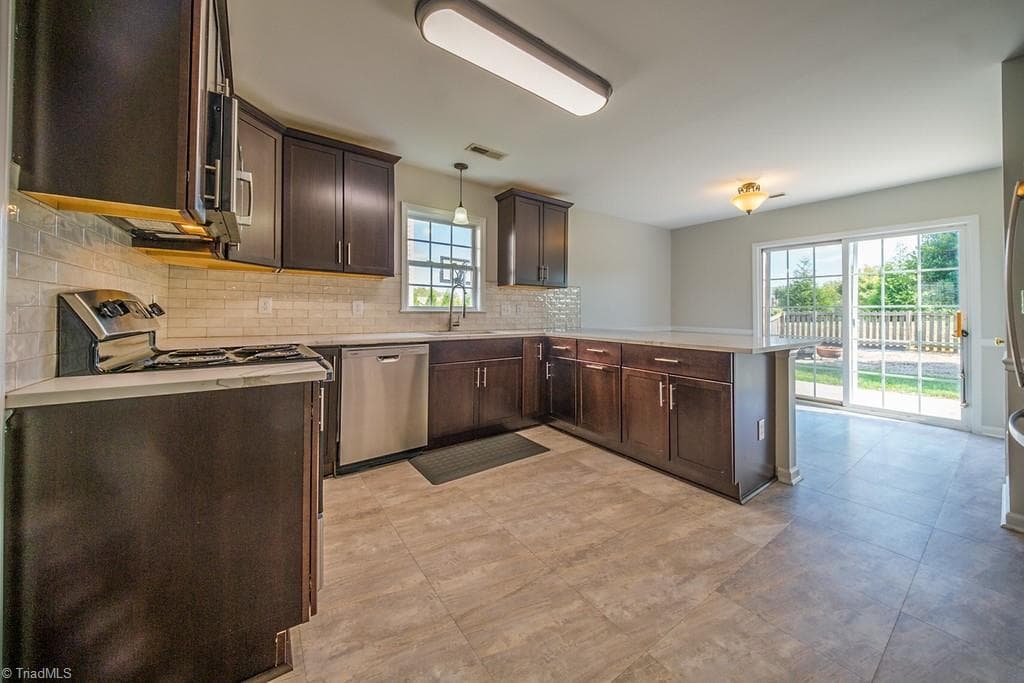 Stick/Site Built at 6132 Birkdale Drive, High Point NC 27265, photo 9 of 41