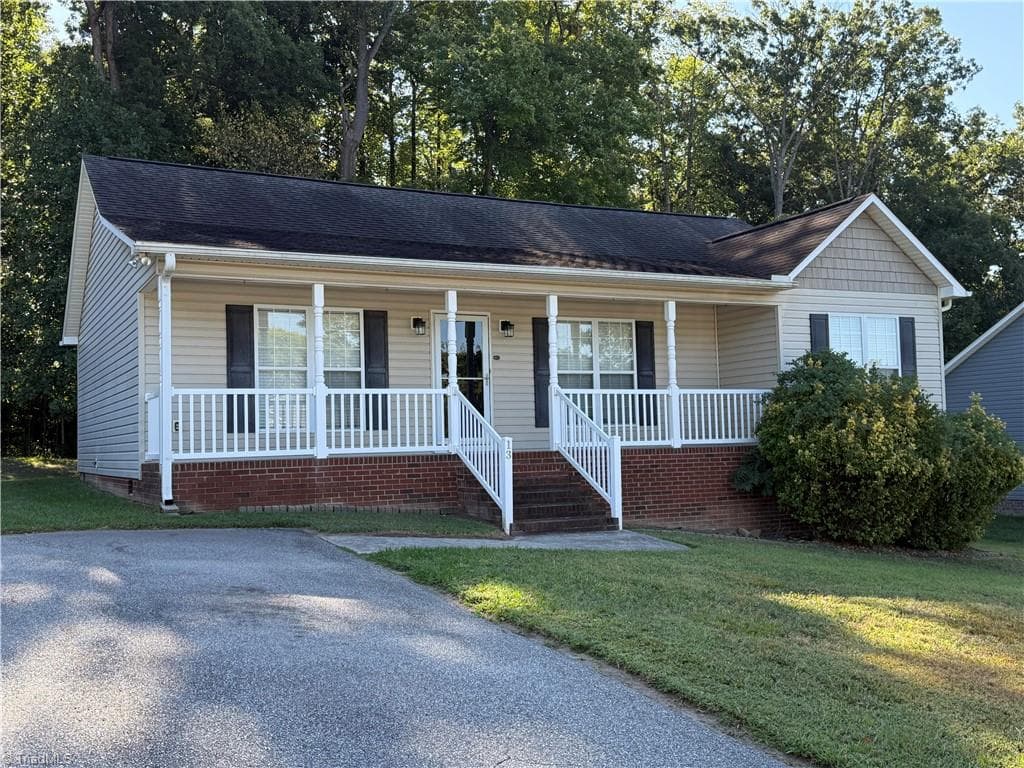 13 Thomasville High Drive, Thomasville NC 27360