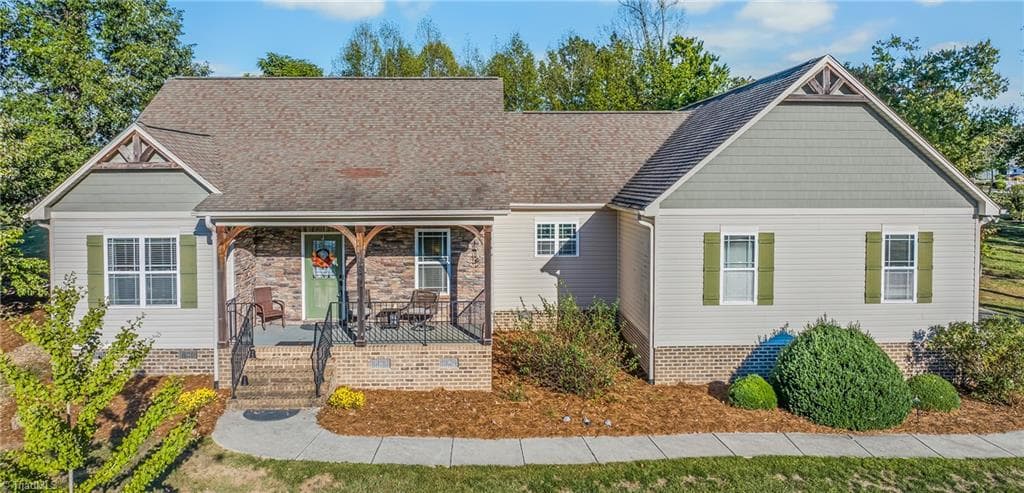 134 Ravensbourne Trace, Stokesdale NC 27357
