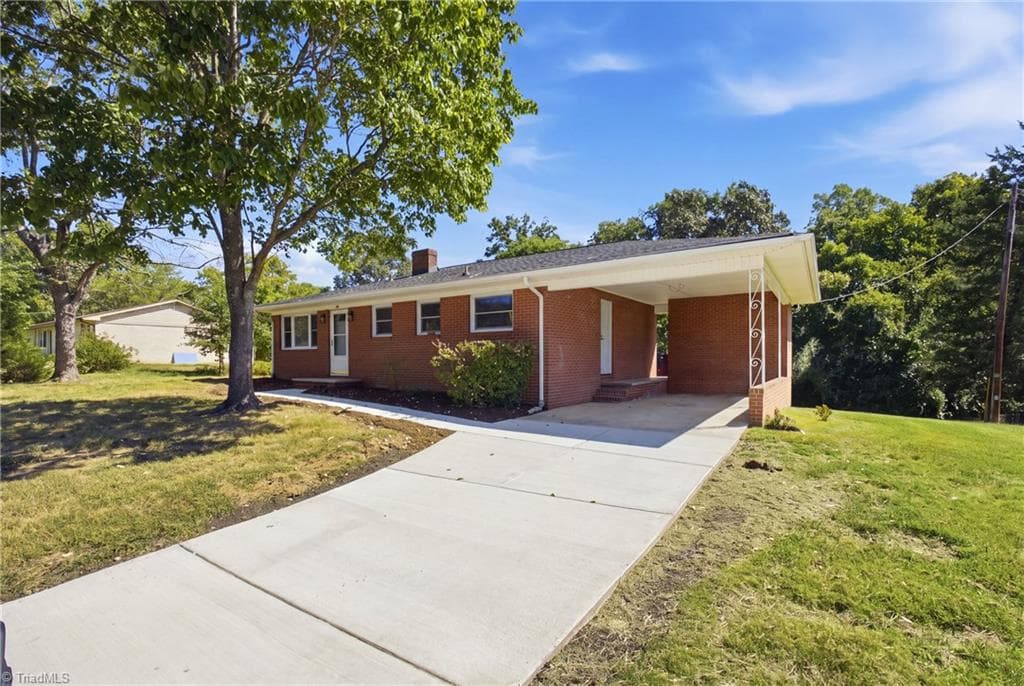 Stick/Site Built at 147 Reese Street, High Point NC 27265, photo 2 of 31