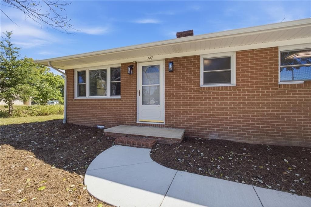 Stick/Site Built at 147 Reese Street, High Point NC 27265, photo 4 of 31