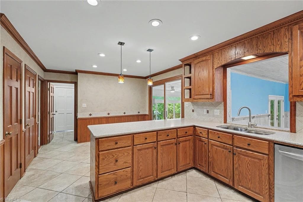Stick/Site Built at 1801 Dantzler Drive, High Point NC 27265, photo 18 of 47